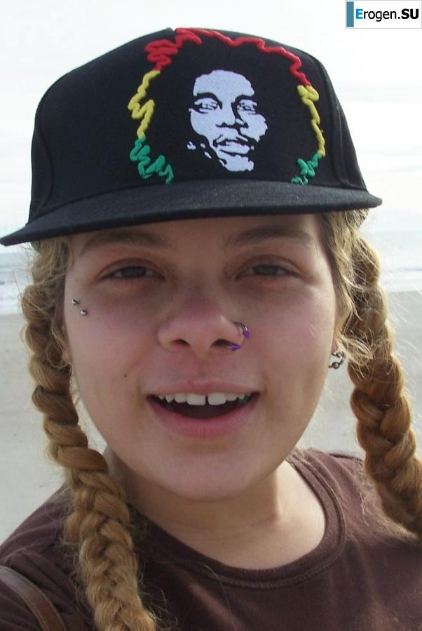 lush and voluminous informal. Photo 10