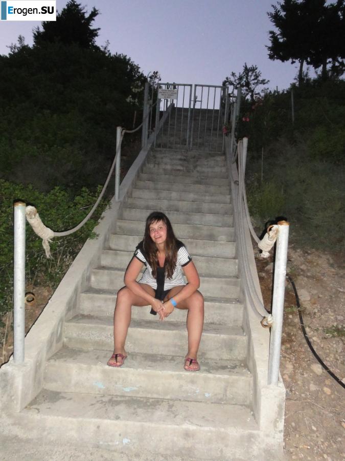 on the beach in Miami without a swimsuit. Photo 4