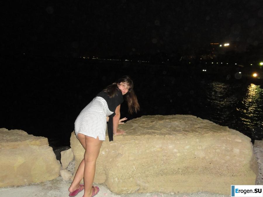 on the beach in Miami without a swimsuit. Photo 6