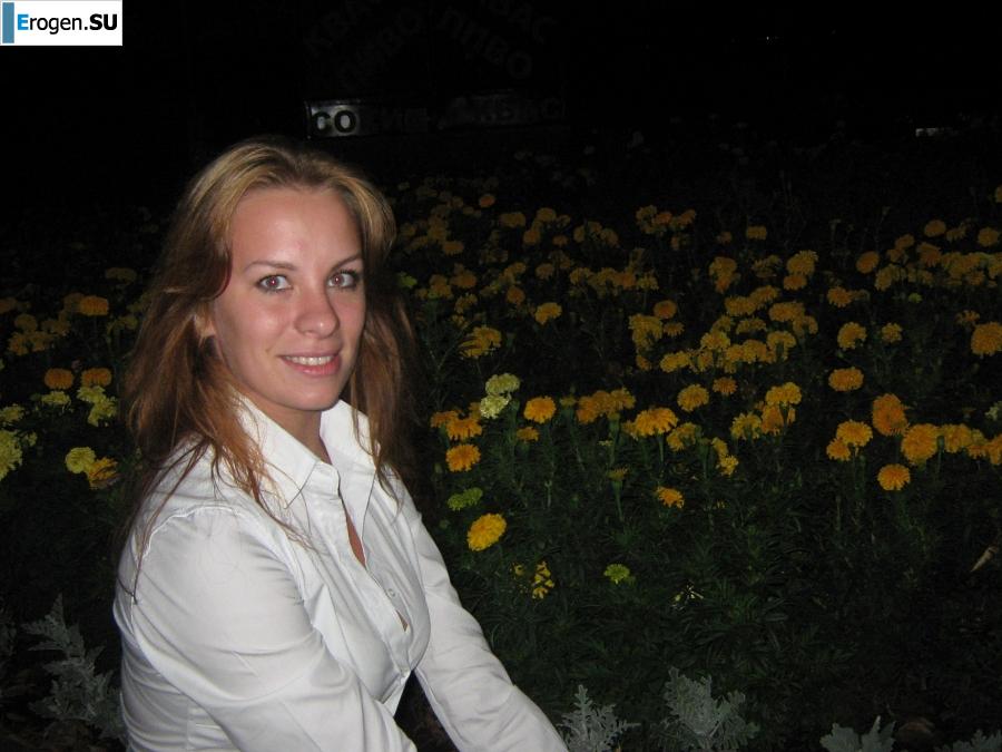 patted sexy eyelashes in front of the camera. Photo 3