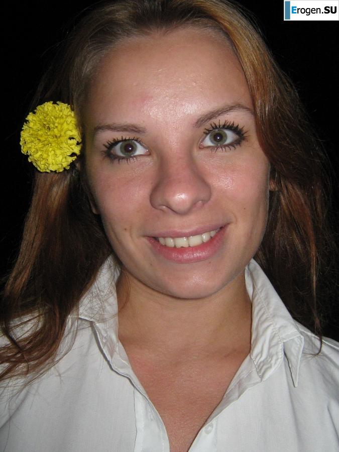 patted sexy eyelashes in front of the camera. Photo 5