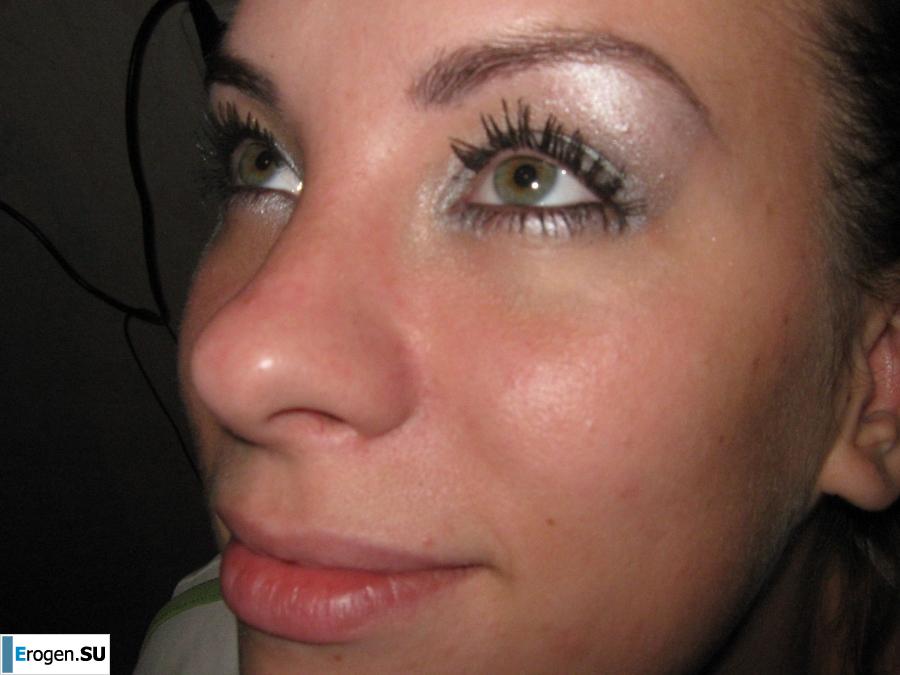 patted sexy eyelashes in front of the camera. Photo 7