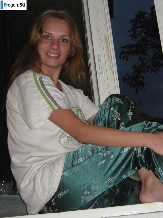 patted sexy eyelashes in front of the camera. Photo 8