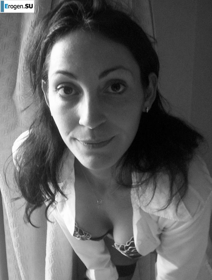 sensual undressed Frenchwoman. Photo 6