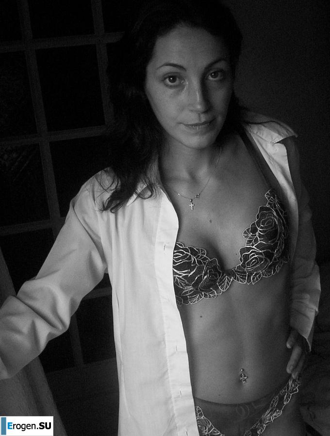 sensual undressed Frenchwoman. Photo 8