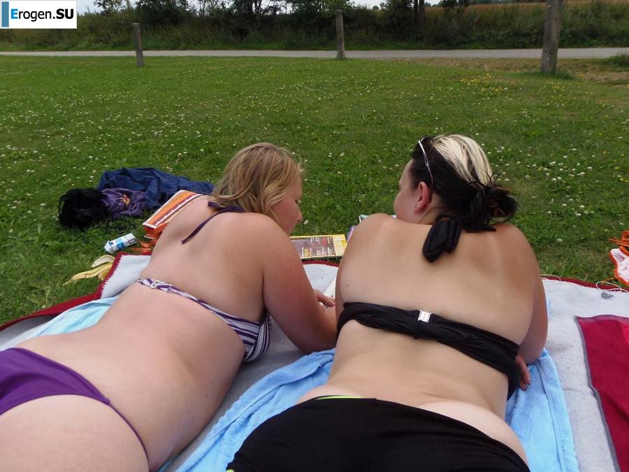 three girlfriends modestly misbehaving. Photo 29