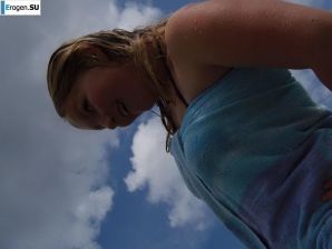 три подружки скромно шалят. Эскиз 26