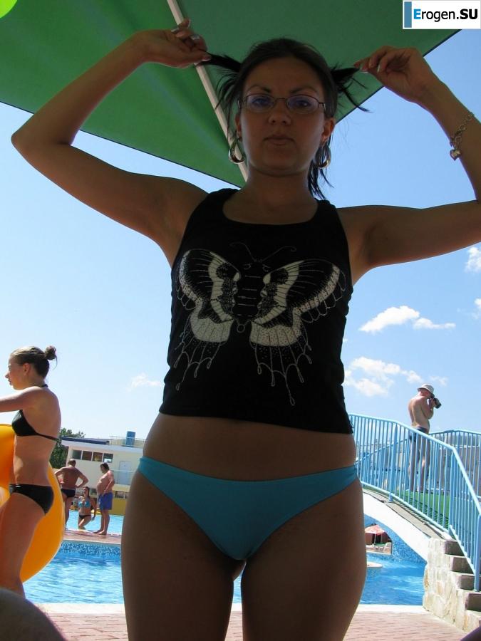 tanned girlfriends on a rocky shore. Photo 31