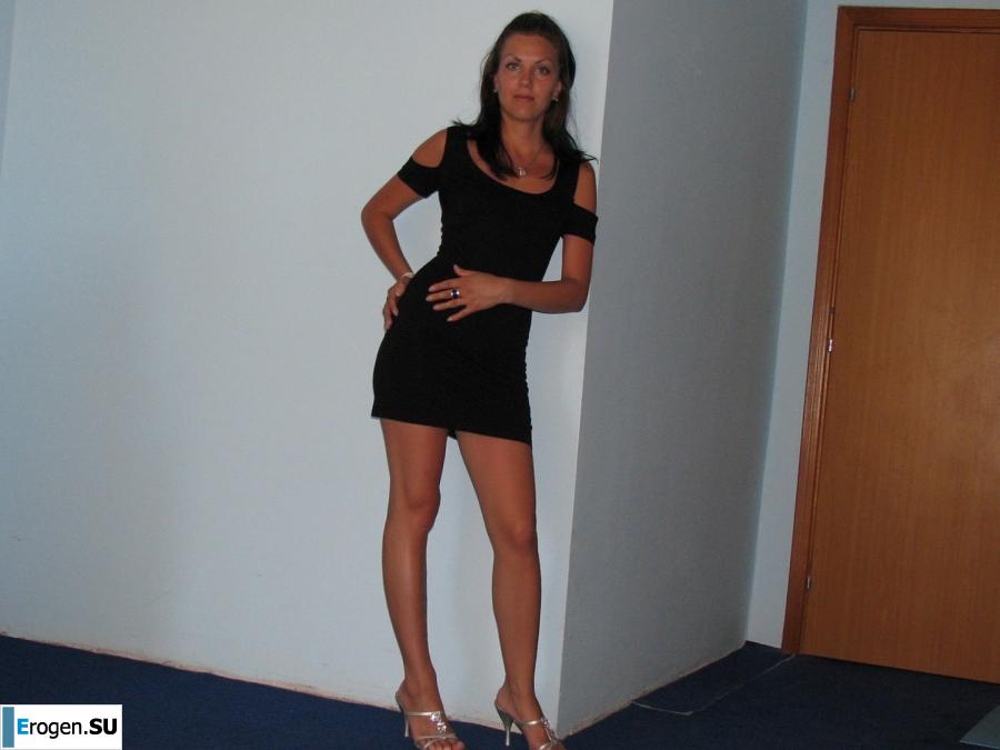 tanned girlfriends on a rocky shore. Photo 34