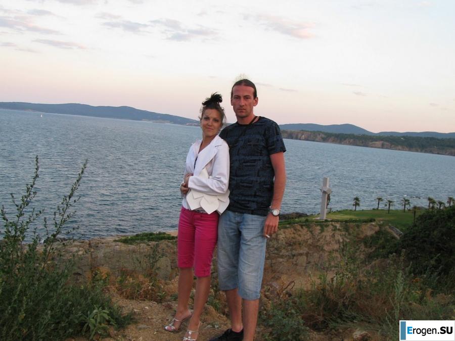 tanned girlfriends on a rocky shore. Photo 40