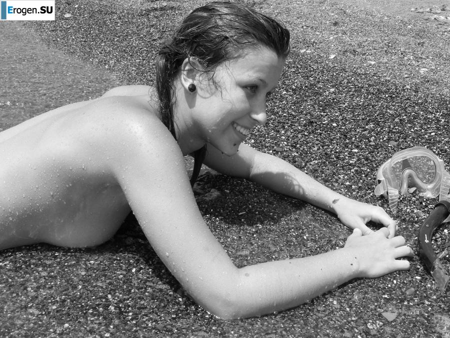 couple in love and the sea breeze. Photo 10