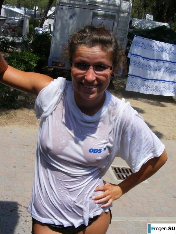 couple in love and the sea breeze. Photo 21