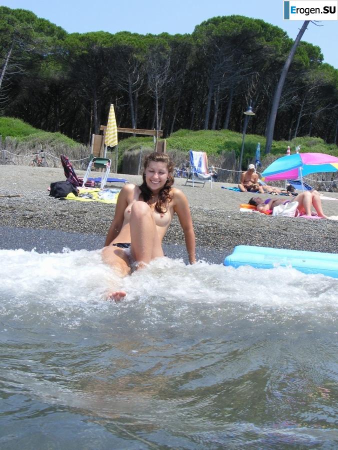 couple in love and the sea breeze. Photo 3