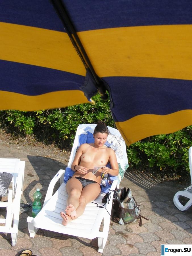 couple in love and the sea breeze. Photo 30