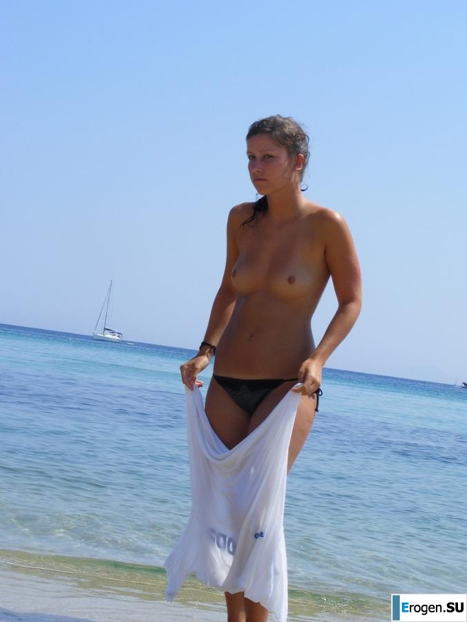 couple in love and the sea breeze. Photo 39