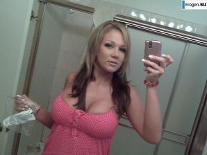 голая светская чика. Эскиз 10