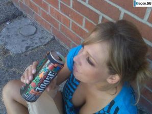 голая светская чика. Эскиз 23