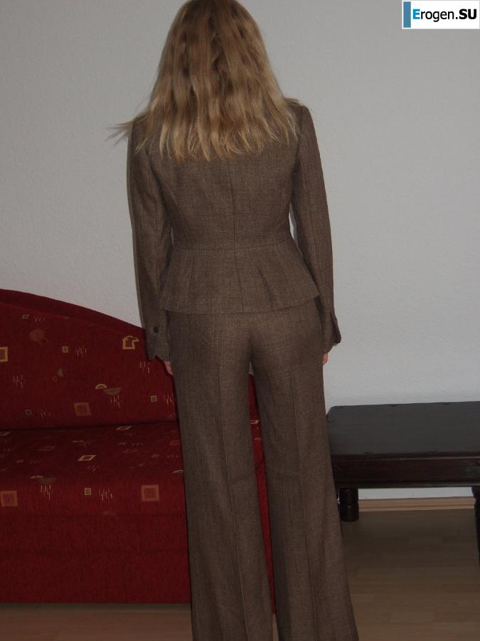 everyday life of a blonde with small breasts. Photo 26