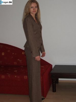 everyday life of a blonde with small breasts. Thumb 37