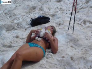 туристы и нудисты в одном флаконе. Эскиз 11