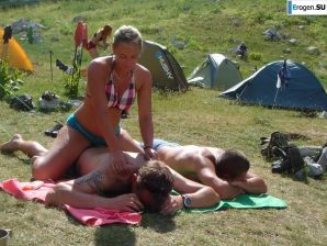 туристы и нудисты в одном флаконе. Эскиз 14