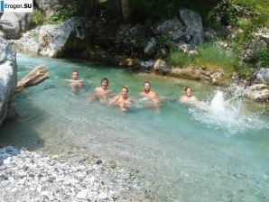 туристы и нудисты в одном флаконе. Эскиз 18