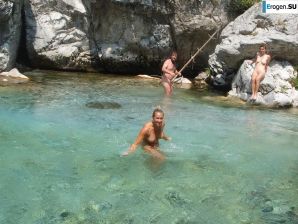 туристы и нудисты в одном флаконе. Эскиз 25