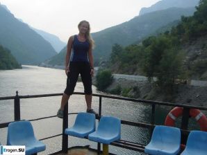 туристы и нудисты в одном флаконе. Эскиз 28