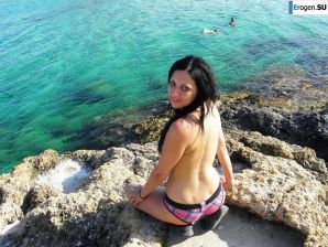 leave without a swimsuit. Thumb 19