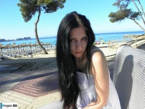 leave without a swimsuit. Thumb 5