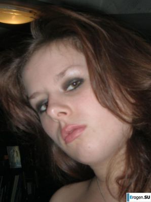 oh her bath with petals, she has legs spread to him. Thumb 19