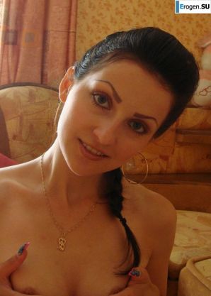 sultry sexy brunette. Thumb 6