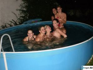 naked chicks in the pool. Thumb 14