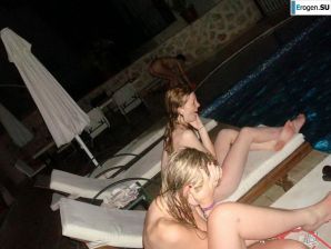 naked chicks in the pool. Thumb 20