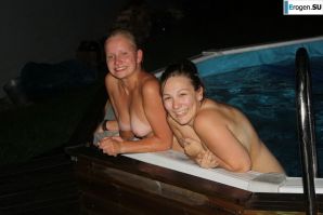 naked chicks in the pool. Thumb 33