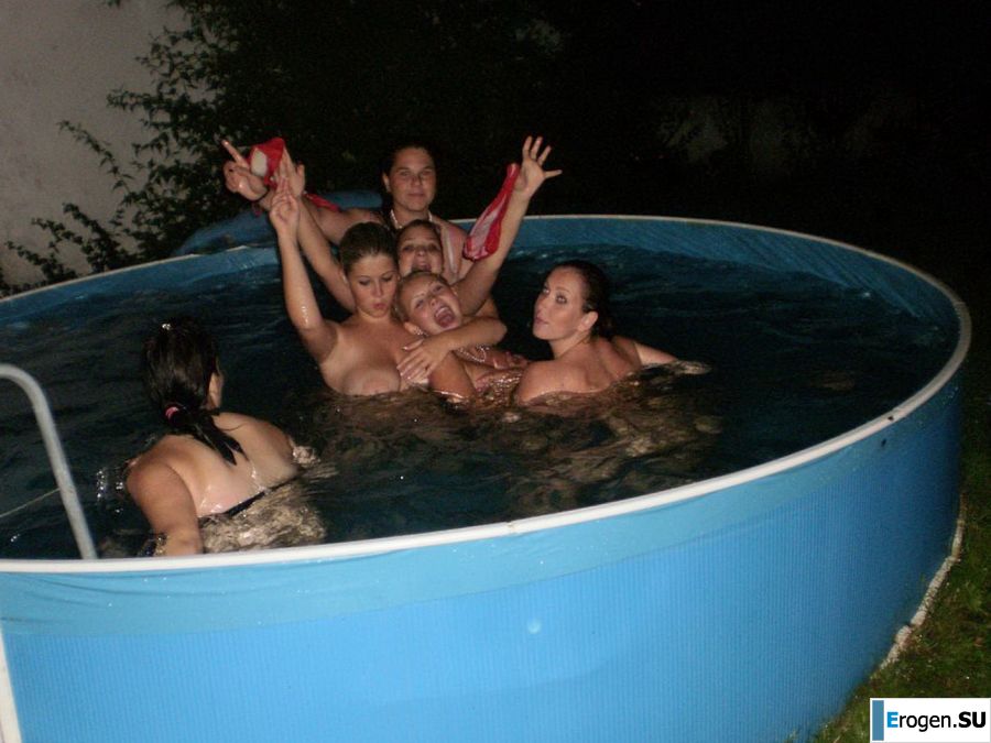 naked chicks in the pool. Part 2. Photo 15