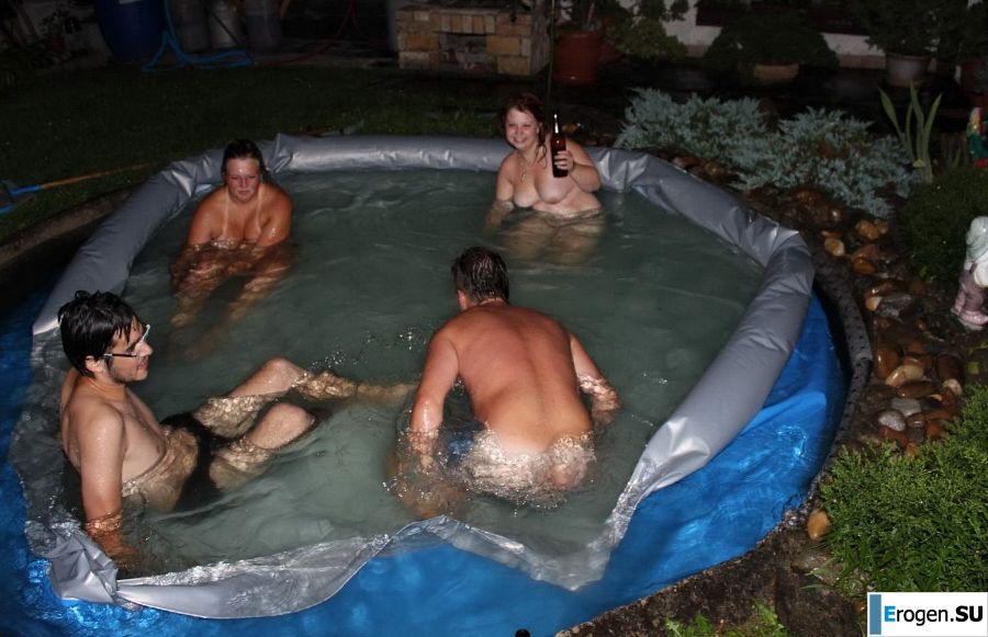 naked chicks in the pool. Part 2. Photo 20