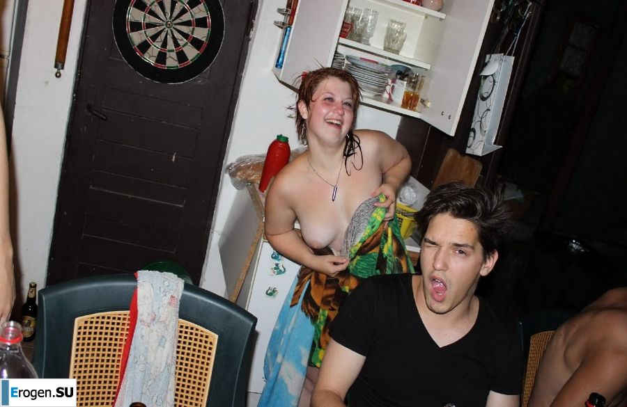 naked chicks in the pool. Part 2. Photo 22