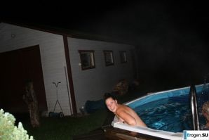 naked chicks in the pool. Part 2. Thumb 18