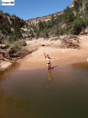 crazy girls in the canyon. Thumb 7