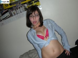 в очках но без трусиков. Эскиз 5