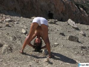 took off her bra somewhere on the rocky slopes. Thumb 22
