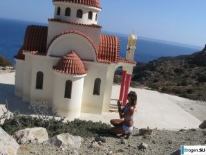 took off her bra somewhere on the rocky slopes. Thumb 27