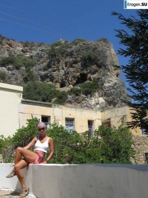 took off her bra somewhere on the rocky slopes. Thumb 32