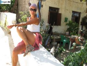 took off her bra somewhere on the rocky slopes. Thumb 34