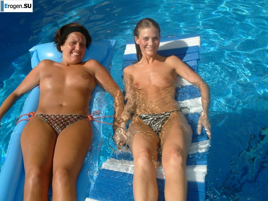 girlfriends in a Greek hotel. Photo 27