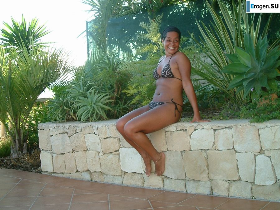 girlfriends in a Greek hotel. Photo 30