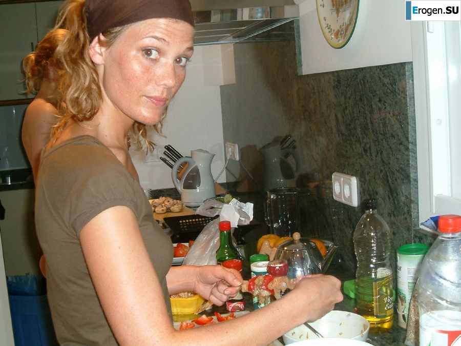 girlfriends in a Greek hotel. Photo 5