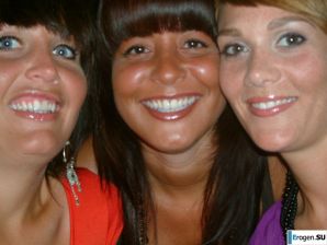 подруги в греческом отеле. Эскиз 18