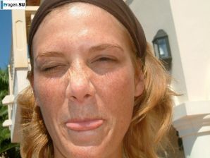 подруги в греческом отеле. Эскиз 26